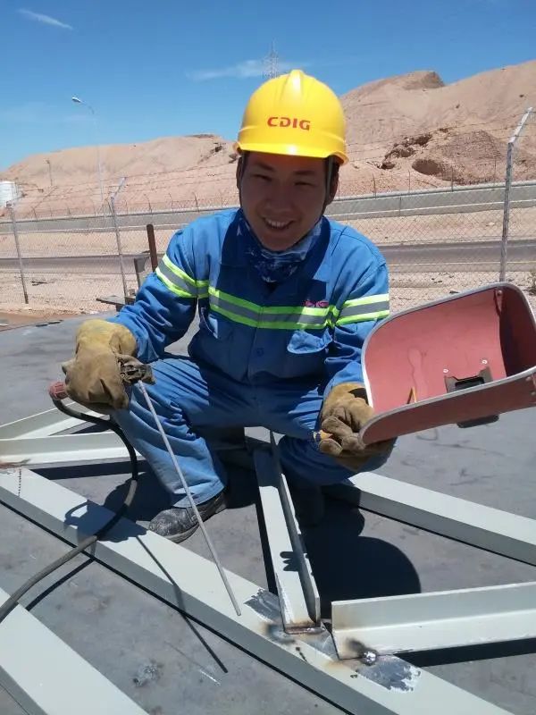 21岁获国际大奖,23岁被总书记接见,菜农的孩子如何逆袭?休闲区蓝鸢梦想 - Www.slyday.coM 21岁获国际大奖,23岁被总书记接见,菜农的孩子如何逆袭?休闲区蓝鸢梦想 - Www.slyday.coM