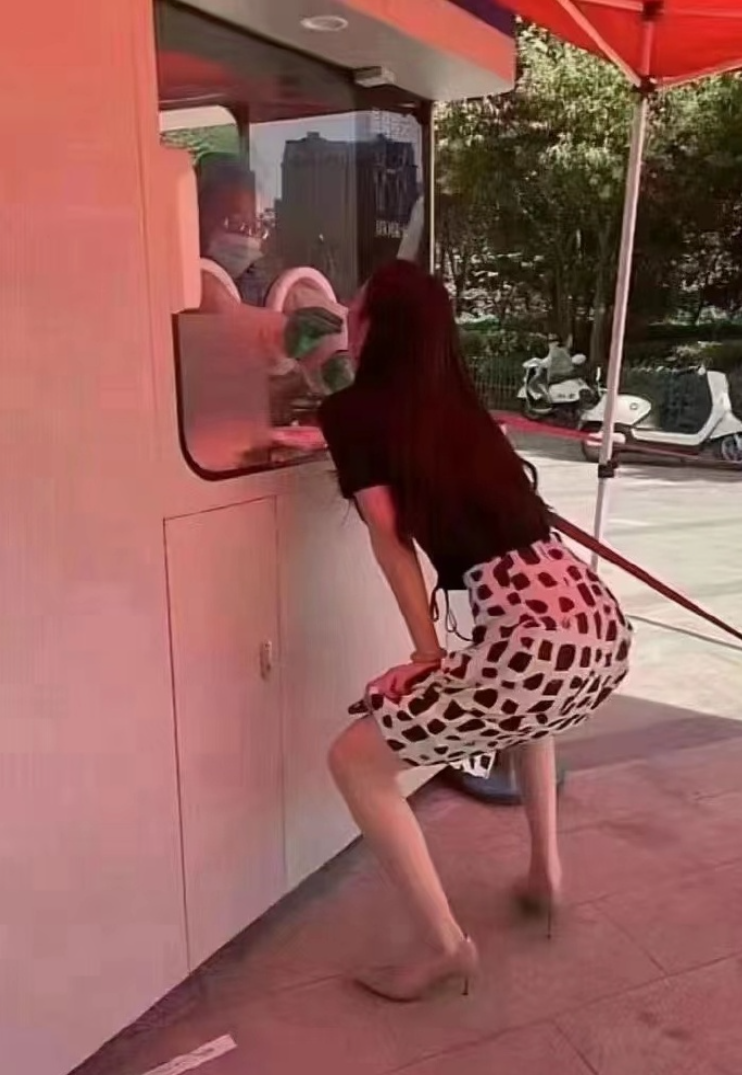 单价近5万,河南核酸采样屋被吐槽!背后公司成立11天便中标!多地弃用休闲区蓝鸢梦想 - Www.slyday.coM 单价近5万,河南核酸采样屋被吐槽!背后公司成立11天便中标!多地弃用休闲区蓝鸢梦想 - Www.slyday.coM