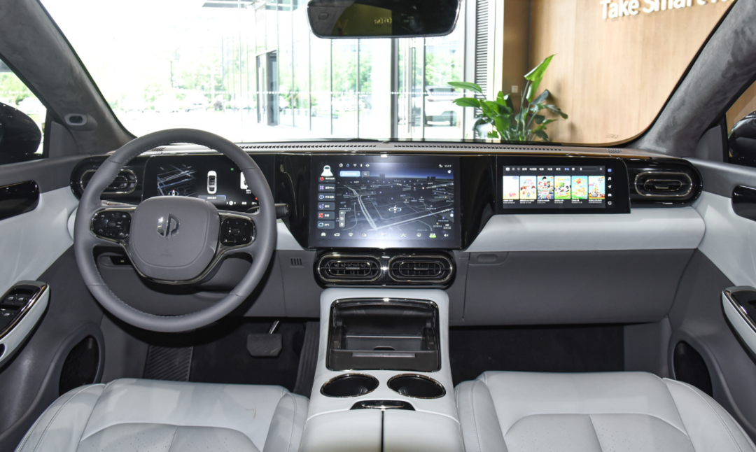 18万起售的零跑C01,能赢销量顶流比亚迪汉EV?