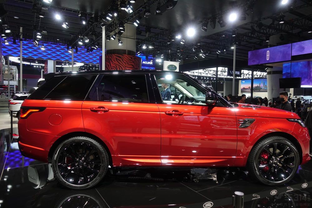 揽胜运动版碰上奔驰G级,谁的表现更胜一筹?