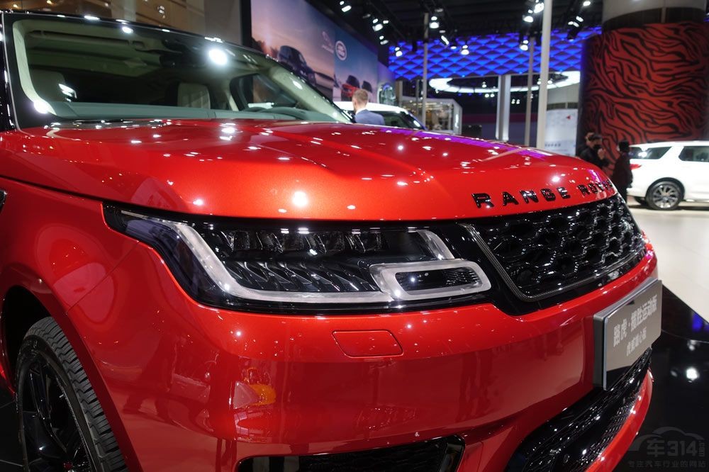 揽胜运动版碰上奔驰G级,谁的表现更胜一筹?