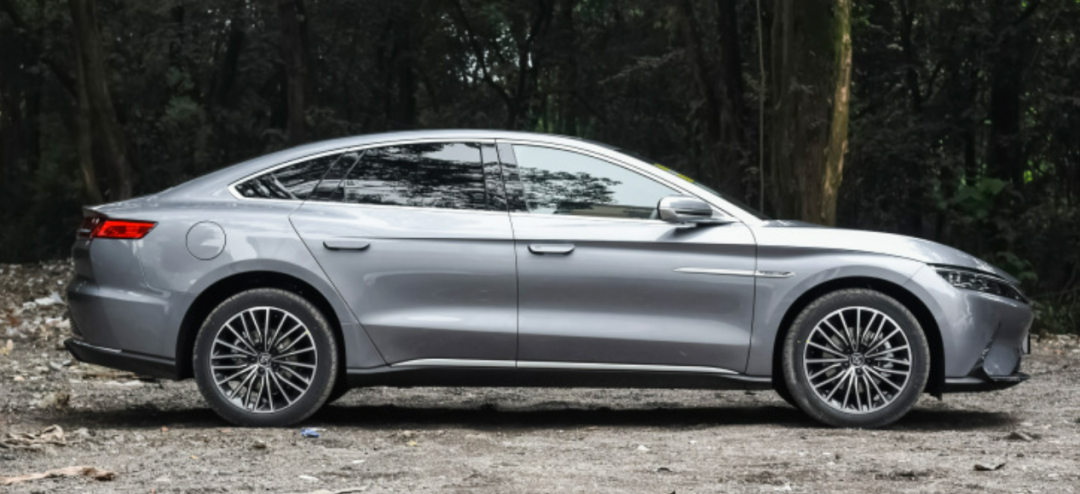 18万起售的零跑C01,能赢销量顶流比亚迪汉EV?