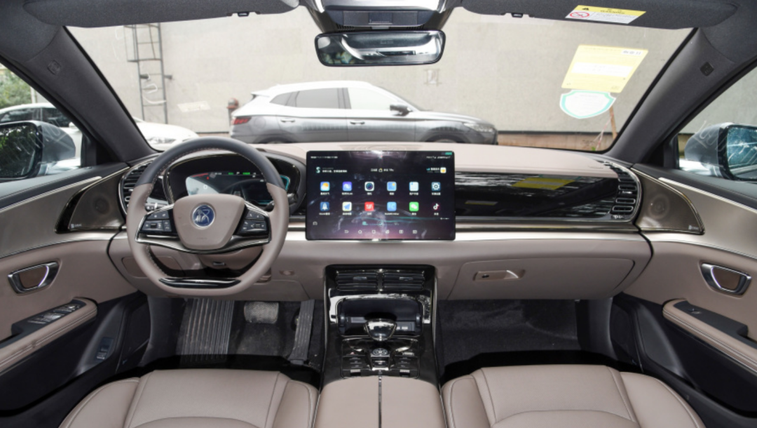 18万起售的零跑C01,能赢销量顶流比亚迪汉EV?