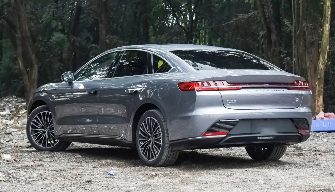 18万起售的零跑C01,能赢销量顶流比亚迪汉EV?