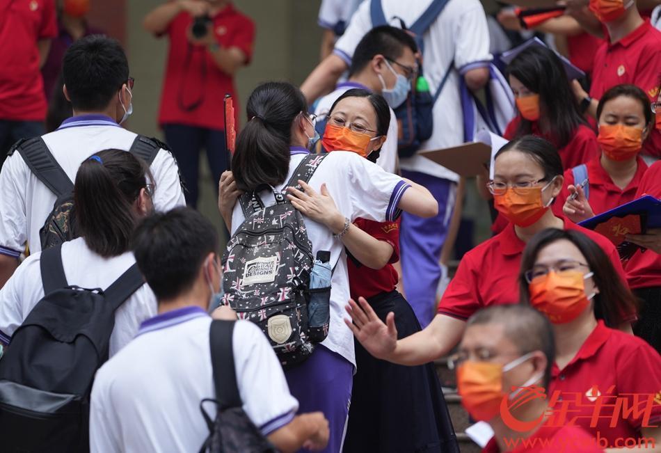 【图集+视频】广东70.2万学子赶赴高考,直击第一现场!休闲区蓝鸢梦想 - Www.slyday.coM 【图集+视频】广东70.2万学子赶赴高考,直击第一现场!休闲区蓝鸢梦想 - Www.slyday.coM