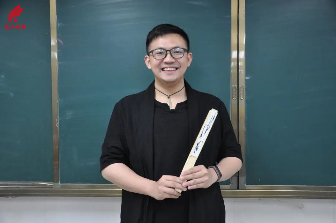 “本”“妙”相济,出手不“俗”!南海一老师的高考下水文来了休闲区蓝鸢梦想 - Www.slyday.coM “本”“妙”相济,出手不“俗”!南海一老师的高考下水文来了休闲区蓝鸢梦想 - Www.slyday.coM