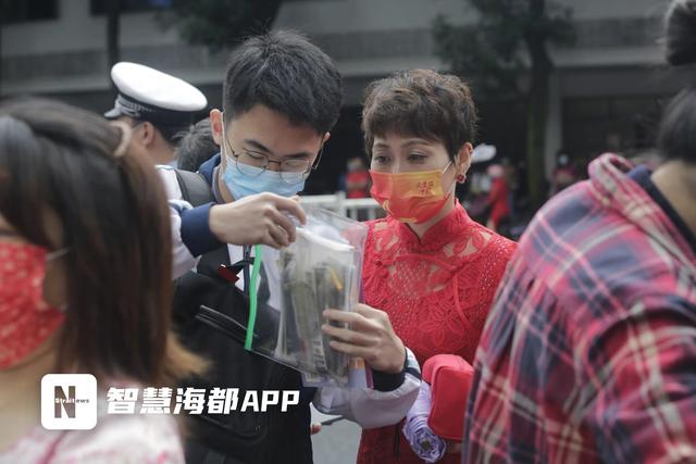 直击福建高考休闲区蓝鸢梦想 - Www.slyday.coM 直击福建高考休闲区蓝鸢梦想 - Www.slyday.coM