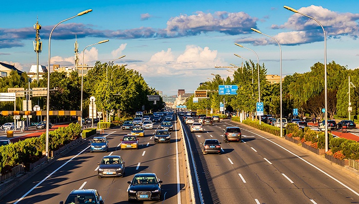 《新能源汽车市场长期展望》：交通行业有望通过电气化到2050年实现净零排放