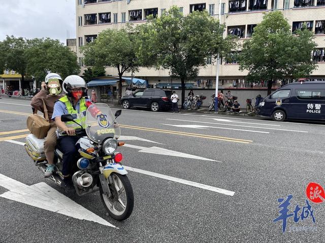 快速办证、铁骑送考……赶考路上,警察叔叔为同学们护航休闲区蓝鸢梦想 - Www.slyday.coM 快速办证、铁骑送考……赶考路上,警察叔叔为同学们护航休闲区蓝鸢梦想 - Www.slyday.coM