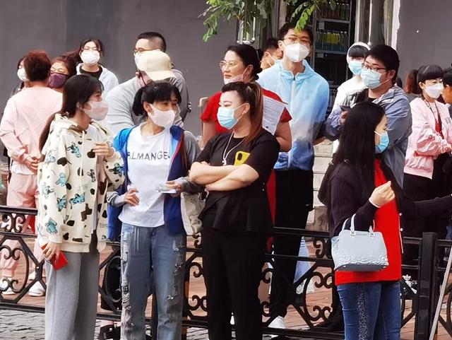 疫情防控不放松!口罩蓝成高考时代的特殊记忆休闲区蓝鸢梦想 - Www.slyday.coM 疫情防控不放松!口罩蓝成高考时代的特殊记忆休闲区蓝鸢梦想 - Www.slyday.coM