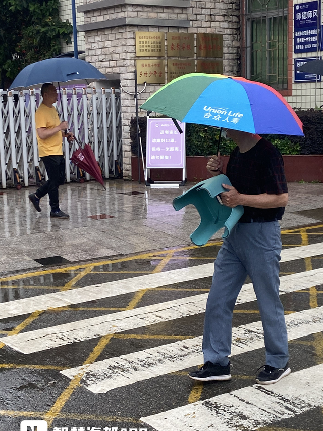 直击福建高考休闲区蓝鸢梦想 - Www.slyday.coM 直击福建高考休闲区蓝鸢梦想 - Www.slyday.coM