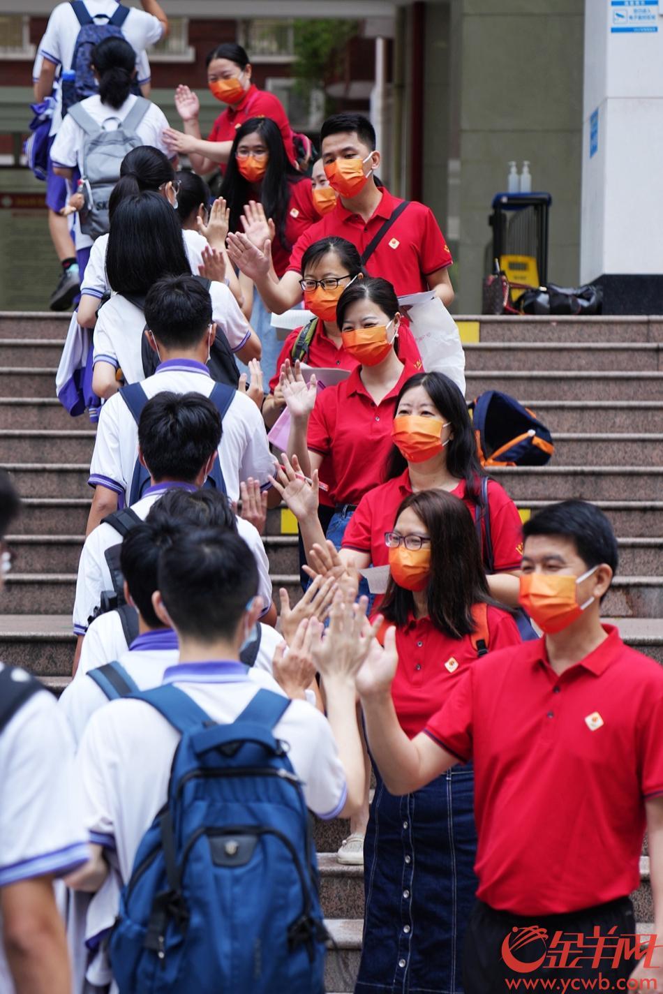 【图集+视频】广东70.2万学子赶赴高考,直击第一现场!休闲区蓝鸢梦想 - Www.slyday.coM 【图集+视频】广东70.2万学子赶赴高考,直击第一现场!休闲区蓝鸢梦想 - Www.slyday.coM