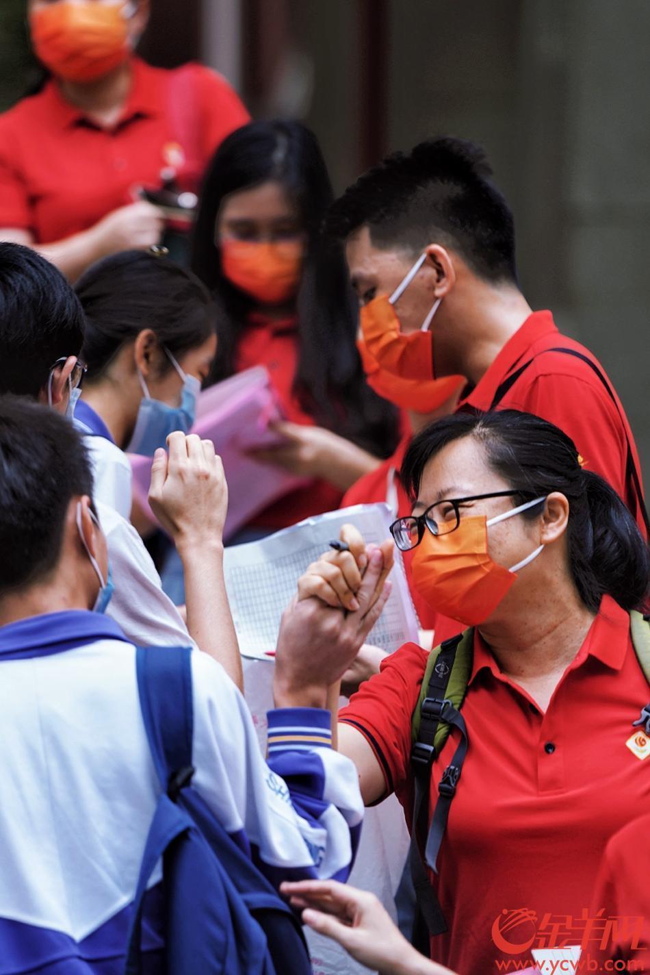 【图集+视频】广东70.2万学子赶赴高考,直击第一现场!休闲区蓝鸢梦想 - Www.slyday.coM 【图集+视频】广东70.2万学子赶赴高考,直击第一现场!休闲区蓝鸢梦想 - Www.slyday.coM