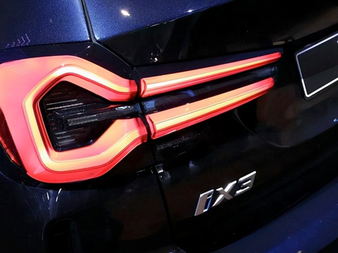 花34万买了宝马iX3，特斯拉赢在续航，但输了豪华感？