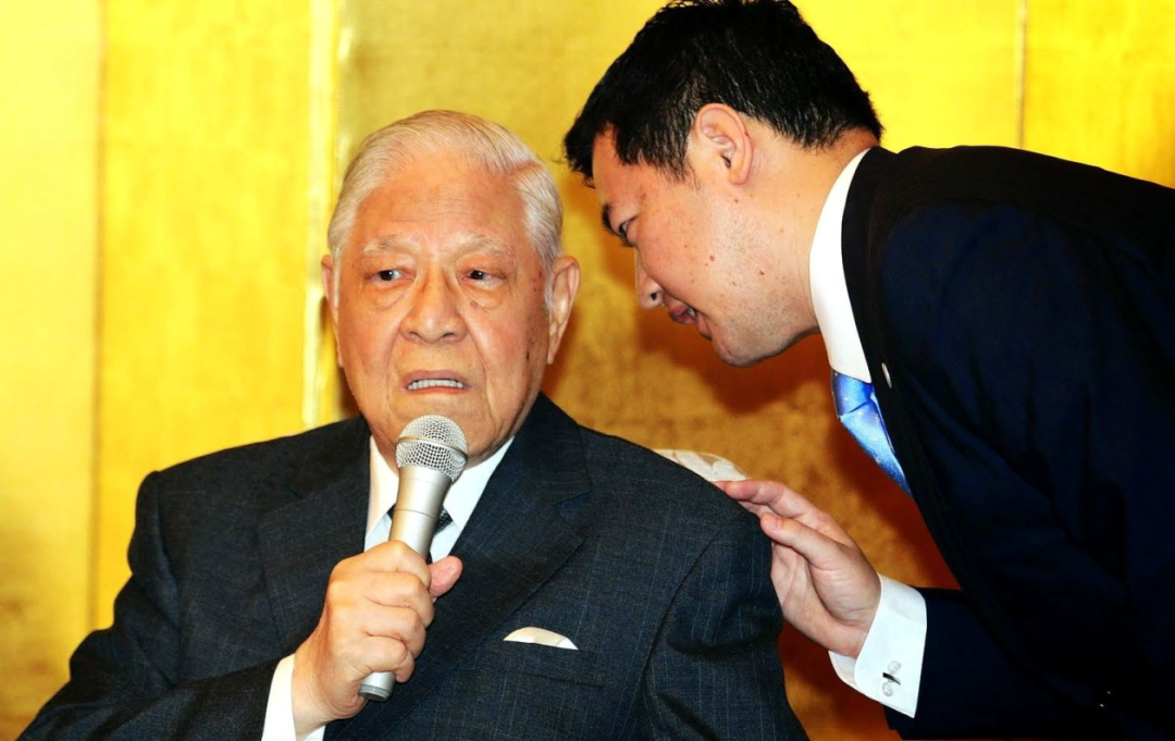 (资料图:早川友久和“台独”大佬李登辉)