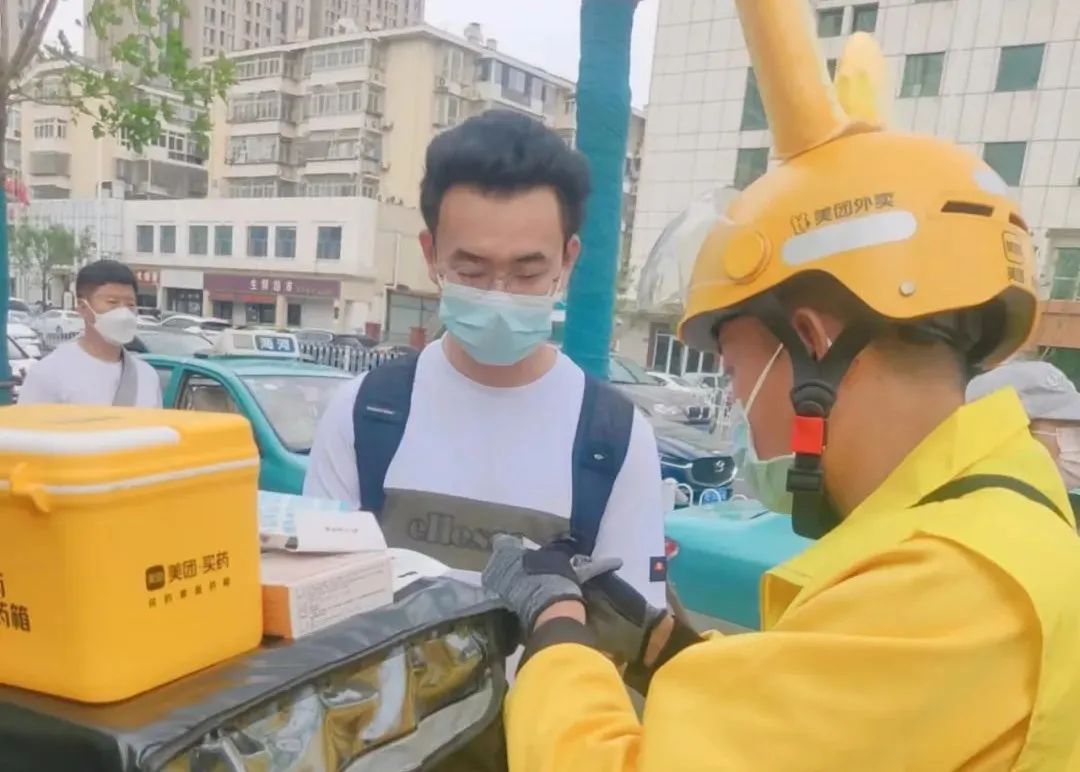 高考第二天直击:考生进场,家长晕了!休闲区蓝鸢梦想 - Www.slyday.coM 高考第二天直击:考生进场,家长晕了!休闲区蓝鸢梦想 - Www.slyday.coM