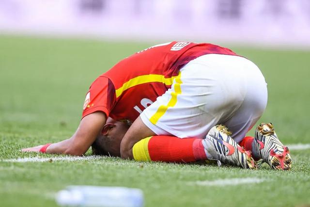 火力全开!送八冠王六球惨败,谁还敢小看升班马武汉三镇?休闲区蓝鸢梦想 - Www.slyday.coM 火力全开!送八冠王六球惨败,谁还敢小看升班马武汉三镇?休闲区蓝鸢梦想 - Www.slyday.coM