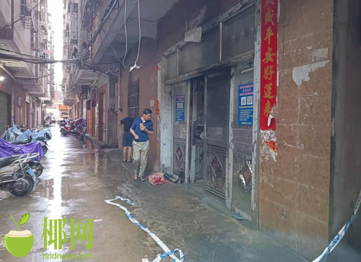 清晨,海口龙华区一群租房电动车区域发生火灾,10辆电动车被烧毁!休闲区蓝鸢梦想 - Www.slyday.coM 清晨,海口龙华区一群租房电动车区域发生火灾,10辆电动车被烧毁!休闲区蓝鸢梦想 - Www.slyday.coM