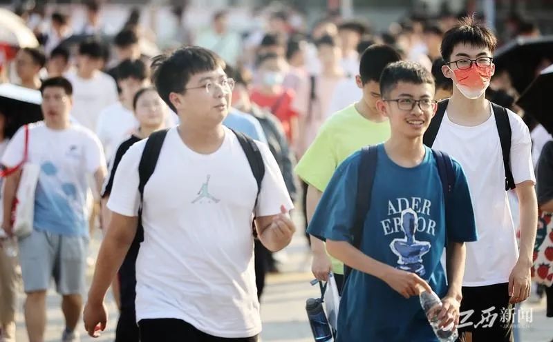 早安,地球村丨侮辱袁隆平院士,张某公开赔礼道歉休闲区蓝鸢梦想 - Www.slyday.coM 早安,地球村丨侮辱袁隆平院士,张某公开赔礼道歉休闲区蓝鸢梦想 - Www.slyday.coM