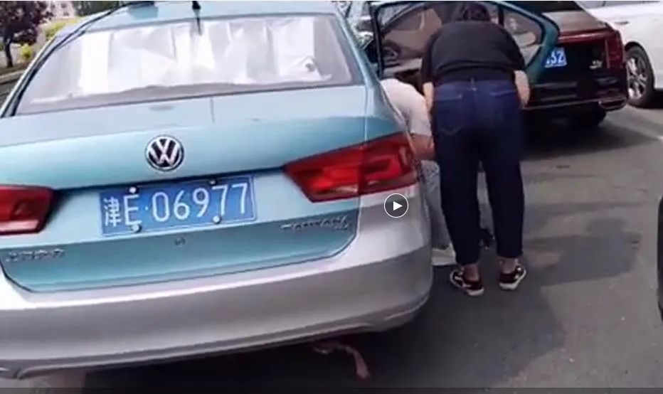 高考第二天直击:考生进场,家长晕了!休闲区蓝鸢梦想 - Www.slyday.coM 高考第二天直击:考生进场,家长晕了!休闲区蓝鸢梦想 - Www.slyday.coM