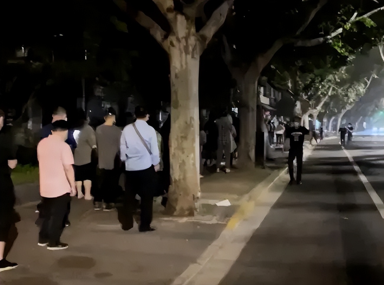 这个信号很重要！从皮包公司到抗疫模范，官媒披露越南核酸贪腐案
