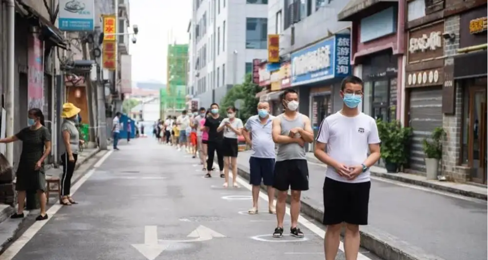 这个信号很重要！从皮包公司到抗疫模范，官媒披露越南核酸贪腐案