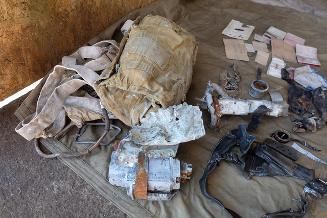 77年前一飞行员失踪,发现时胸口有22毫米大洞,配枪像新的一样休闲区蓝鸢梦想 - Www.slyday.coM 77年前一飞行员失踪,发现时胸口有22毫米大洞,配枪像新的一样休闲区蓝鸢梦想 - Www.slyday.coM