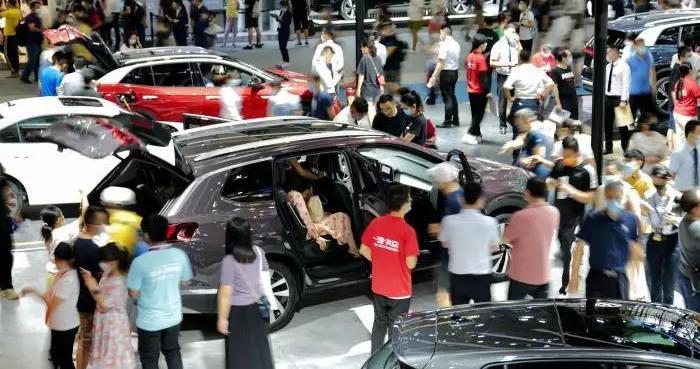 新增车牌指标、最高补贴2万元，地方争相鼓励买车