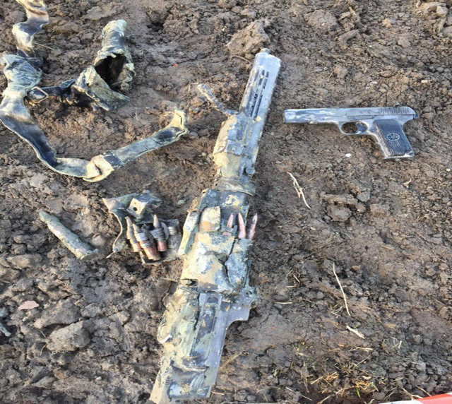 77年前一飞行员失踪,发现时胸口有22毫米大洞,配枪像新的一样休闲区蓝鸢梦想 - Www.slyday.coM 77年前一飞行员失踪,发现时胸口有22毫米大洞,配枪像新的一样休闲区蓝鸢梦想 - Www.slyday.coM