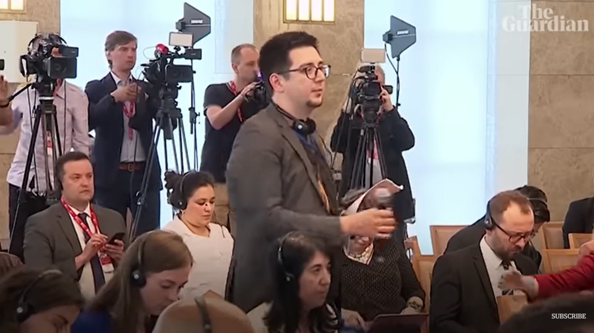 乌克兰记者提问 《卫报》视频截图