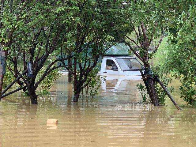 积水难消、车辆被泡……柳州今早的强降雨,导致多个低洼路段出现险情休闲区蓝鸢梦想 - Www.slyday.coM 积水难消、车辆被泡……柳州今早的强降雨,导致多个低洼路段出现险情休闲区蓝鸢梦想 - Www.slyday.coM