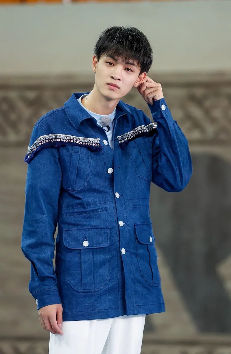 谁将成为“香菇大王”?《奔跑吧》第十季走进浙江景宁领略畲族风土人情休闲区蓝鸢梦想 - Www.slyday.coM 谁将成为“香菇大王”?《奔跑吧》第十季走进浙江景宁领略畲族风土人情休闲区蓝鸢梦想 - Www.slyday.coM