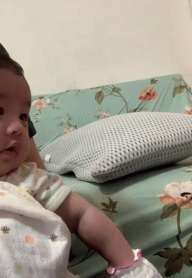 狗狗一开始很讨厌小主人,满脸写着嫌弃,可四个月后它居然主动偷亲...休闲区蓝鸢梦想 - Www.slyday.coM 狗狗一开始很讨厌小主人,满脸写着嫌弃,可四个月后它居然主动偷亲...休闲区蓝鸢梦想 - Www.slyday.coM