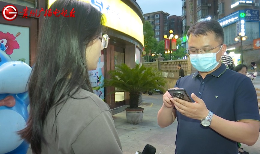 男子餐厅捡到包,接下来的操作让人无语!更气的是他还带着一孩子休闲区蓝鸢梦想 - Www.slyday.coM 男子餐厅捡到包,接下来的操作让人无语!更气的是他还带着一孩子休闲区蓝鸢梦想 - Www.slyday.coM