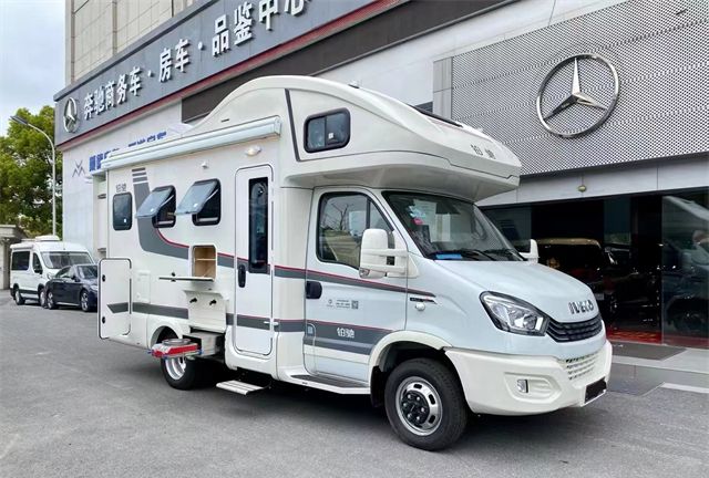 c房车推荐_国产c级房车_奔驰房车斯宾特c