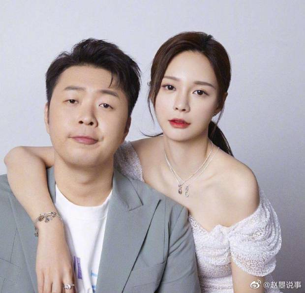 6月10日，沈梦辰社交平台分享了一组父母最近拍的婚纱照……