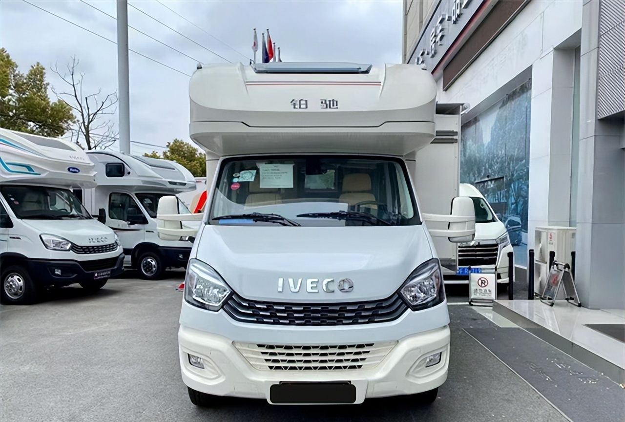 c房车推荐_国产c级房车_奔驰房车斯宾特c