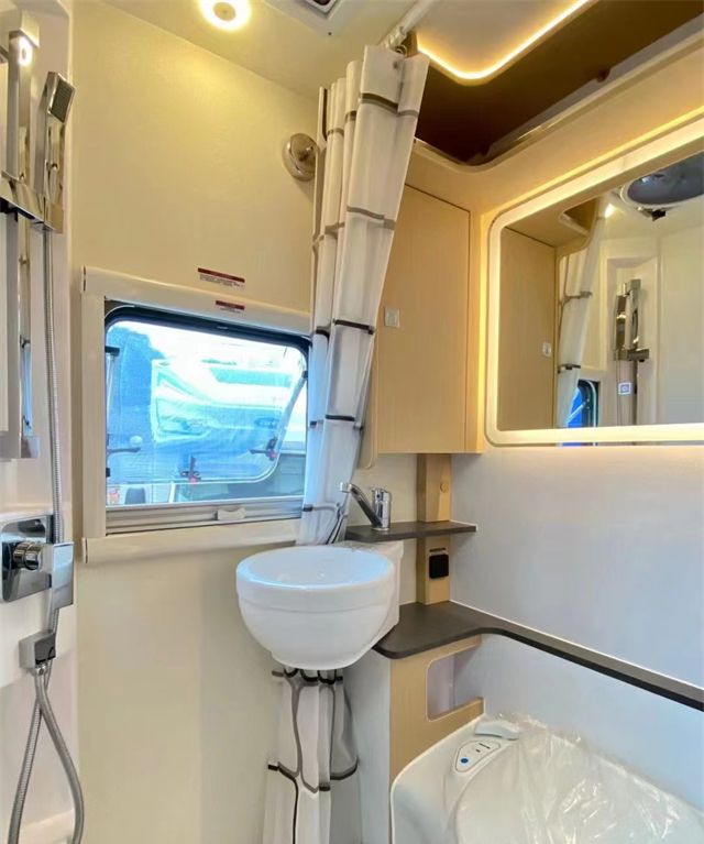 国产c级房车_c房车推荐_奔驰房车斯宾特c