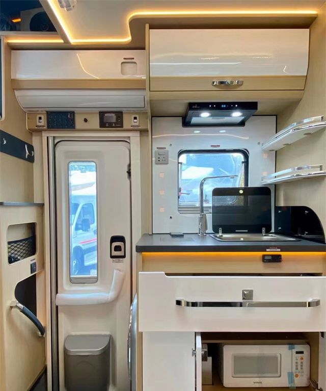 c房车推荐_国产c级房车_奔驰房车斯宾特c