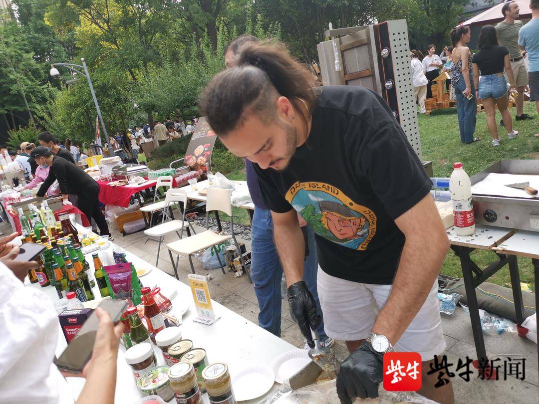 南京“异国风情”市集来了 为何越来越多年轻人爱上“赶集” ?休闲区蓝鸢梦想 - Www.slyday.coM 南京“异国风情”市集来了 为何越来越多年轻人爱上“赶集” ?休闲区蓝鸢梦想 - Www.slyday.coM