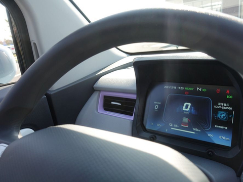 代步神车PK QQ冰淇淋对比宏光MINIEV