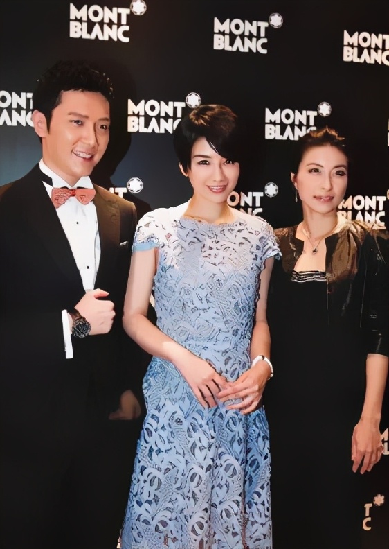 39岁郭晶晶和43岁黄奕同框“豪门”简约黑太高雅 轻松完胜黄奕郭晶晶豪门