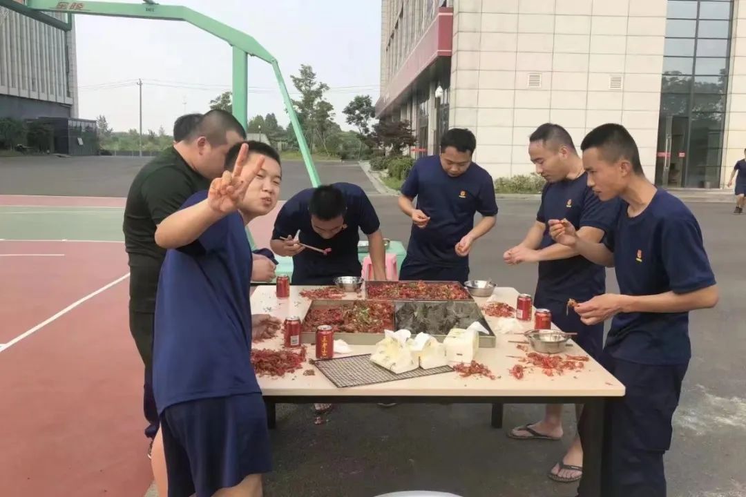 泪崩!火灾中牺牲的“00后”消防员已无亲人在世...休闲区蓝鸢梦想 - Www.slyday.coM 泪崩!火灾中牺牲的“00后”消防员已无亲人在世...休闲区蓝鸢梦想 - Www.slyday.coM