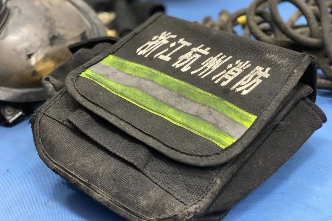 泪崩!火灾中牺牲的“00后”消防员已无亲人在世...休闲区蓝鸢梦想 - Www.slyday.coM 泪崩!火灾中牺牲的“00后”消防员已无亲人在世...休闲区蓝鸢梦想 - Www.slyday.coM