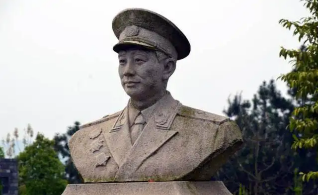 开国少将易耀彩携妻还乡,发现童养媳苦等22年,他的选择让人泪目休闲区蓝鸢梦想 - Www.slyday.coM 开国少将易耀彩携妻还乡,发现童养媳苦等22年,他的选择让人泪目休闲区蓝鸢梦想 - Www.slyday.coM