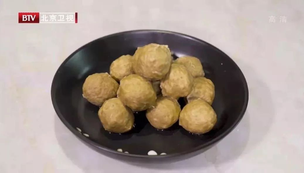 速冻丸子到底是用什么做的?这2种劝你别买!伤肝肾、毁血管,“猫腻”实在太多休闲区蓝鸢梦想 - Www.slyday.coM 速冻丸子到底是用什么做的?这2种劝你别买!伤肝肾、毁血管,“猫腻”实在太多休闲区蓝鸢梦想 - Www.slyday.coM