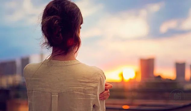 今年最佳微小说《犯错》,看完泪奔休闲区蓝鸢梦想 - Www.slyday.coM 今年最佳微小说《犯错》,看完泪奔休闲区蓝鸢梦想 - Www.slyday.coM