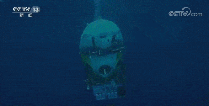 现在,全世界40多人去过深海一万米,其中27位是中国人休闲区蓝鸢梦想 - Www.slyday.coM 现在,全世界40多人去过深海一万米,其中27位是中国人休闲区蓝鸢梦想 - Www.slyday.coM