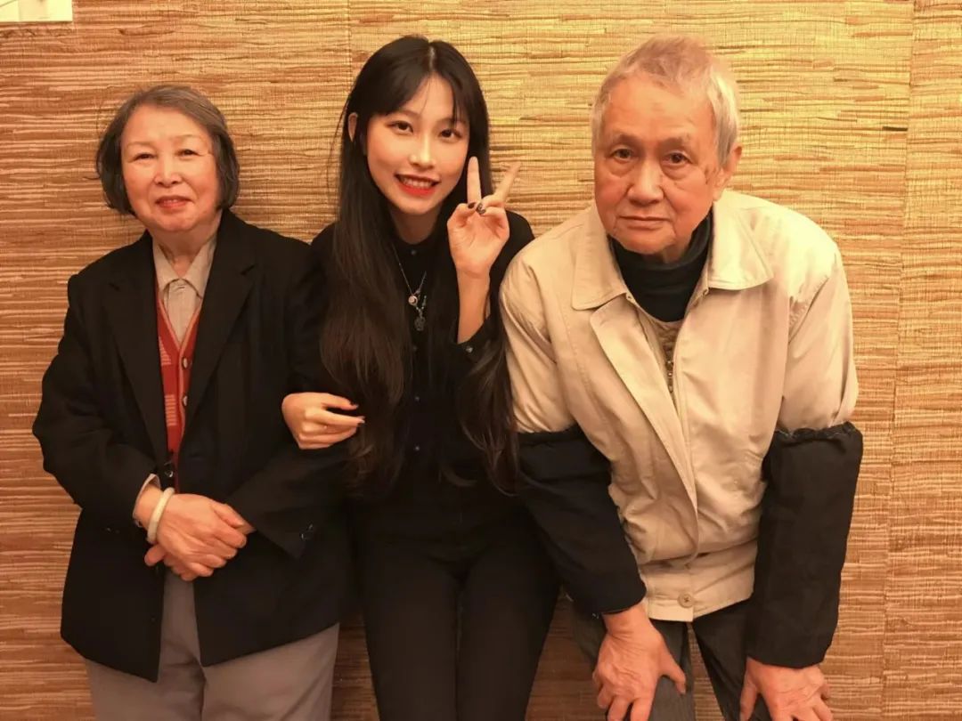 一场大病后,爷爷交给孙女4本日记……休闲区蓝鸢梦想 - Www.slyday.coM 一场大病后,爷爷交给孙女4本日记……休闲区蓝鸢梦想 - Www.slyday.coM