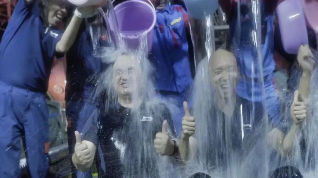 现在,全世界40多人去过深海一万米,其中27位是中国人休闲区蓝鸢梦想 - Www.slyday.coM 现在,全世界40多人去过深海一万米,其中27位是中国人休闲区蓝鸢梦想 - Www.slyday.coM